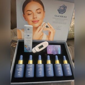 Below Zero Glacier Ice Radiant Skin Rejuvenation Set & Analysis Device